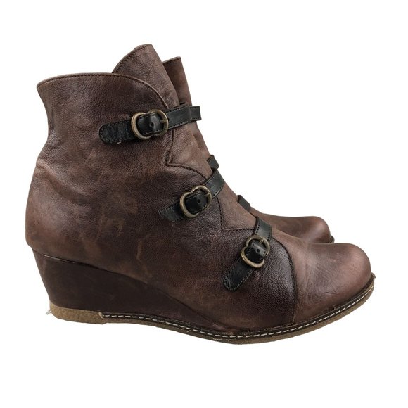 Eric Michael Women's EU 39 (8.5-9) Lena Brown Leather Buckle Wedge Ankle Booties - Picture 1 of 14